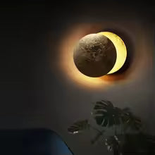 Applique Murale Éclipse de Lune – Design Luxueux en Métal Doré